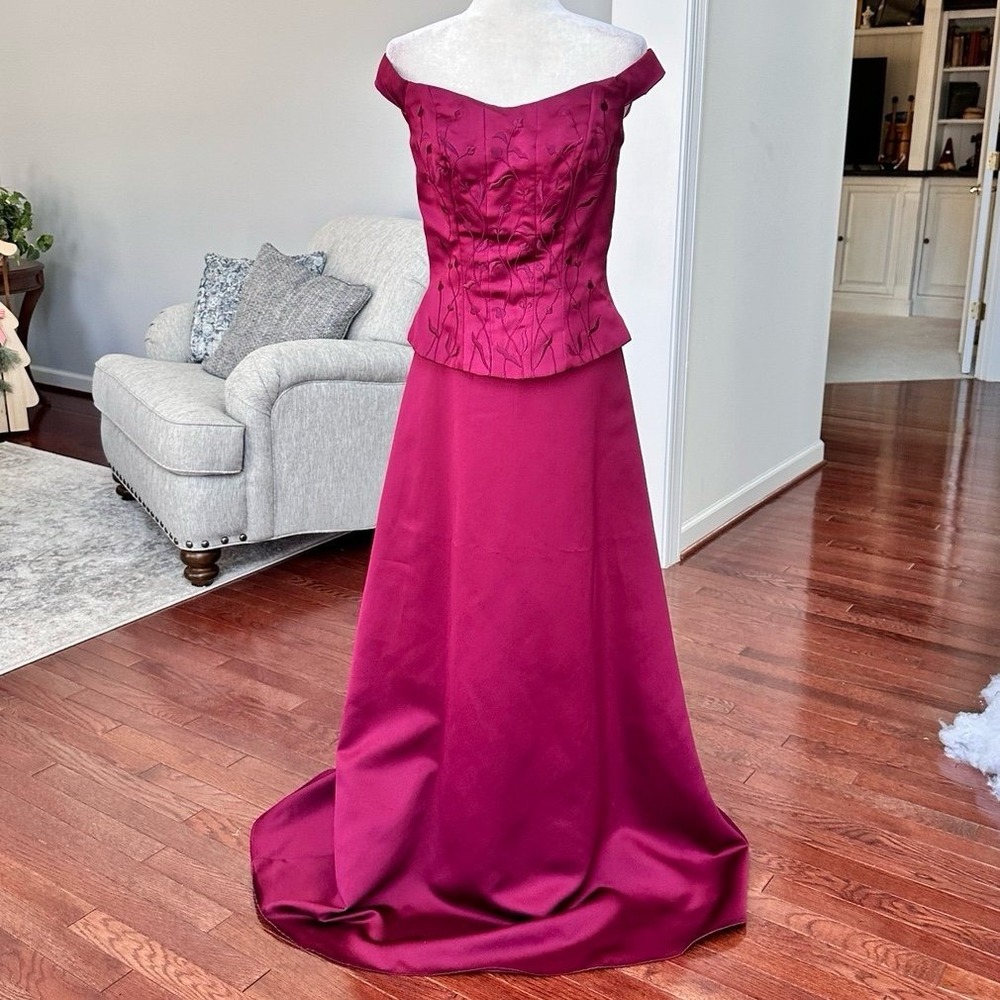 Mori Lee Off The Shoulder Embroidered Wine Red Merlot Gown Dress Size 10